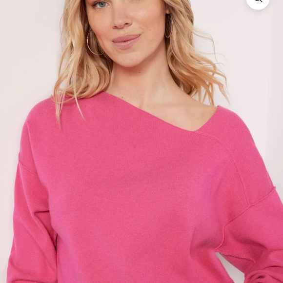 Line & Dot Sweater - Picture 2 of 9